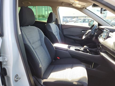 Used 2023 Nissan Rogue SV image 15