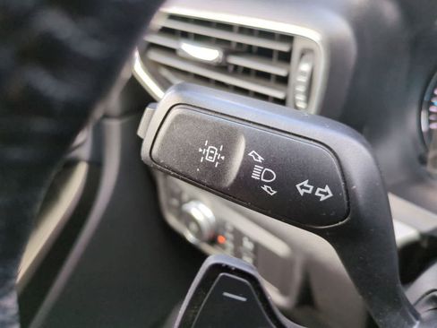 Used 2020 Ford Explorer XLT w/ Equipment Group 202A image 28
