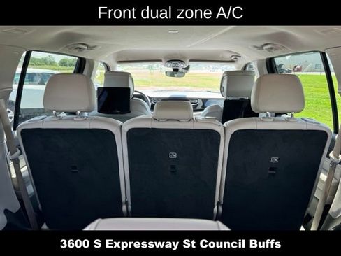 Used 2022 Jeep Wagoneer Series III w/ Rear Seat Video Group 1 RWD image 12