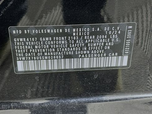 Used 2025 Volkswagen Jetta SE image 9