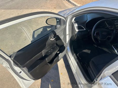 Used 2020 Hyundai Accent SE image 12