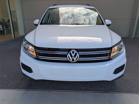 Used 2018 Volkswagen Tiguan Limited w/ Premium Package image 8