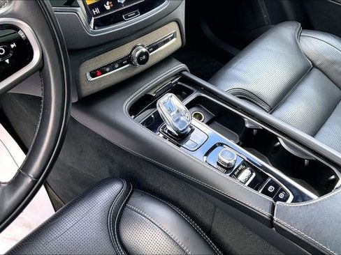 Used 2020 Volvo XC90 T8 Inscription image 13