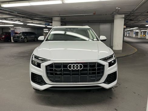 Used 2023 Audi Q8 Premium image 29