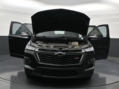 Used 2023 Chevrolet Traverse RS FWD image 36