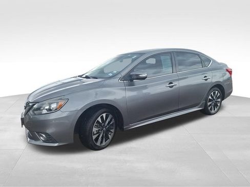 Used 2019 Nissan Sentra SR FWD image 3