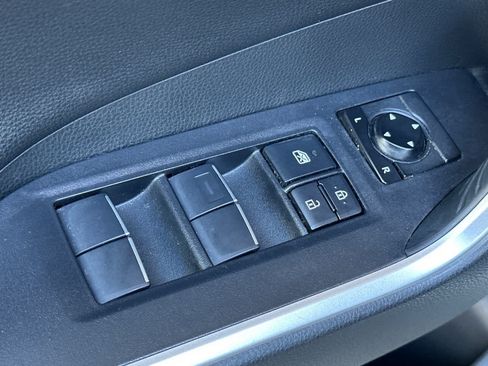 Used 2020 Toyota RAV4 Limited AWD/4WD image 13