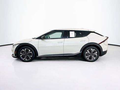 Used 2024 Kia EV6 Light AWD/4WD image 4