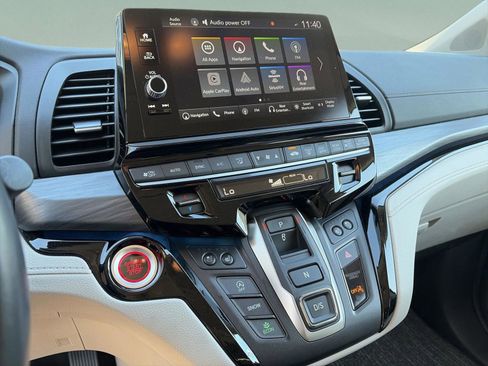 Used 2025 Honda Odyssey Elite image 12