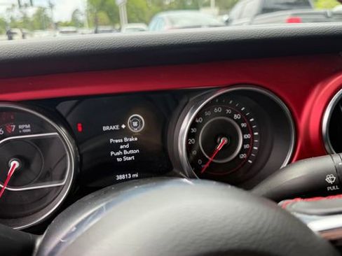 Used 2022 Jeep Wrangler Unlimited Rubicon w/ Safety Group image 20