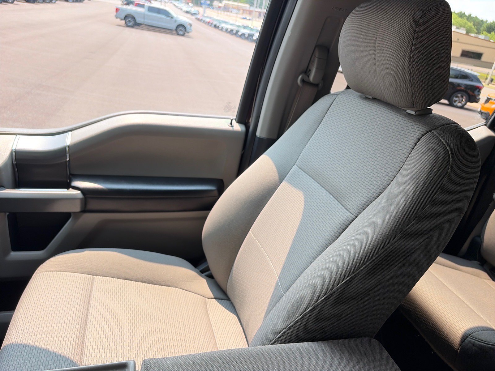 Used 2018 Ford F150 XLT w/ Equipment Group 302A Luxury AWD/4WD image 17