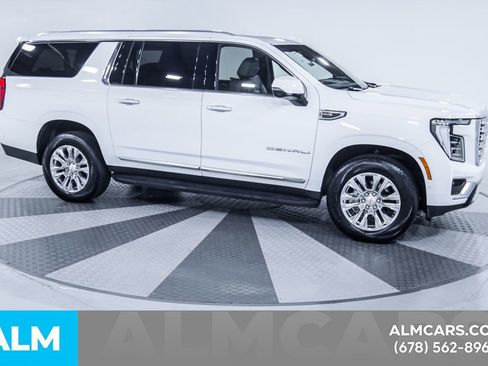 Used 2025 GMC Yukon XL Denali RWD image 13
