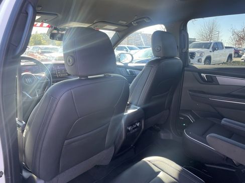 Used 2025 Buick Enclave Sport Touring image 23