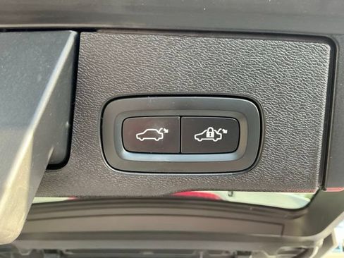 Certified 2024 Volvo XC60 B5 Core w/ Protection Package Premier AWD/4WD image 25