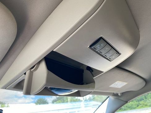 Used 2016 Dodge Grand Caravan SXT FWD image 29