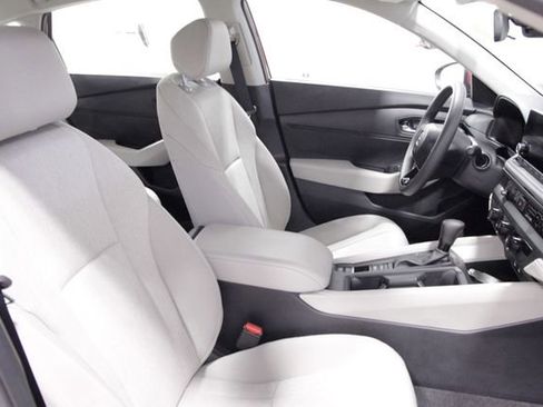 Certified 2025 Honda Accord LX image 13