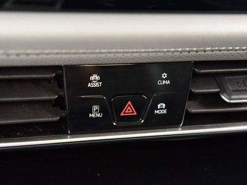 Used 2025 Volkswagen Atlas Peak Edition SE image 15