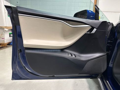 Used 2018 Tesla Model S 100D image 21