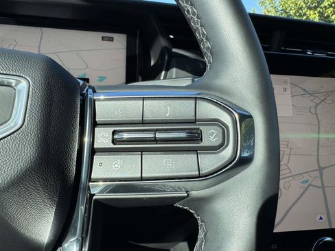 Used 2025 GMC Terrain Elevation w/ Black Edition image 29