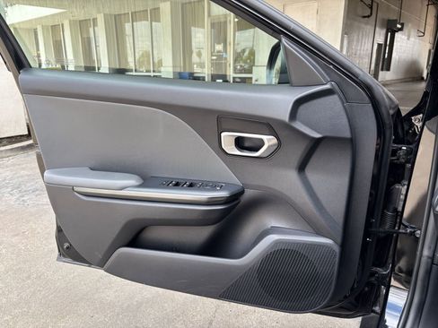 Used 2025 Kia K4 FWD image 18