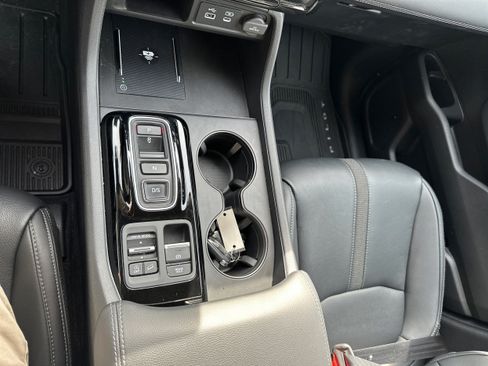 Used 2025 Honda Pilot EX-L image 15
