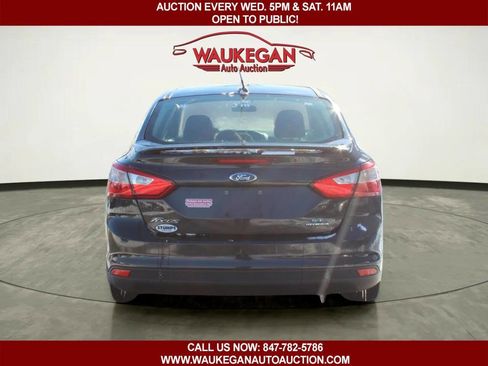 Used 2013 Ford Focus SE w/ SE Winter Pkg image 5