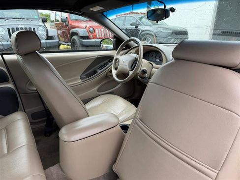 Used 2003 Ford Mustang Convertible RWD image 15