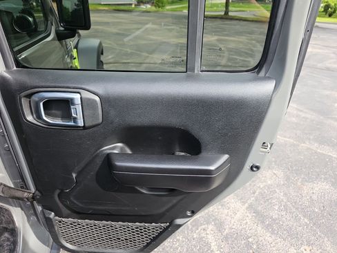 Used 2021 Jeep Wrangler Unlimited Sport AWD/4WD image 15