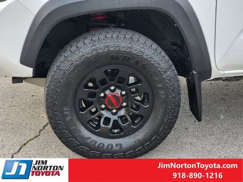 Used 2017 Toyota Tacoma TRD Pro image 14