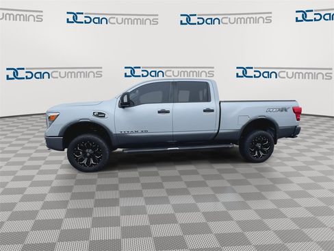 Used 2017 Nissan Titan PRO-4X image 5