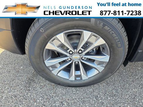 New 2026 Chevrolet Equinox LT w/ Convenience Package II AWD/4WD image 9