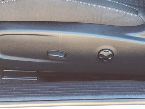 Used 2021 Dodge Challenger SXT image 16