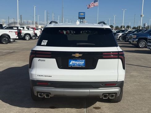 New 2026 Chevrolet Traverse LT image 12