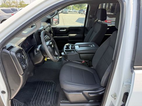Used 2023 Chevrolet Silverado 2500 Custom AWD/4WD image 12