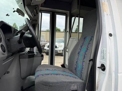 Used 2016 Ford E-450 and Econoline 450 Super Duty w/ Shuttle Bus Prep Package RWD image 9
