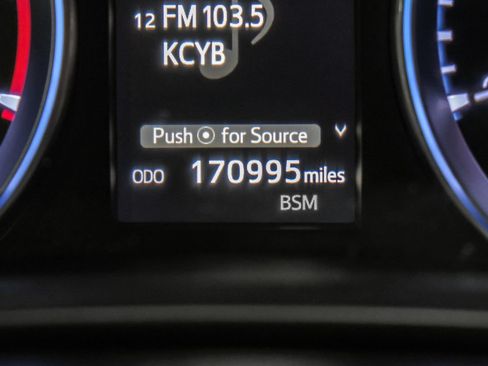 Used 2018 Toyota Highlander XLE FWD image 19