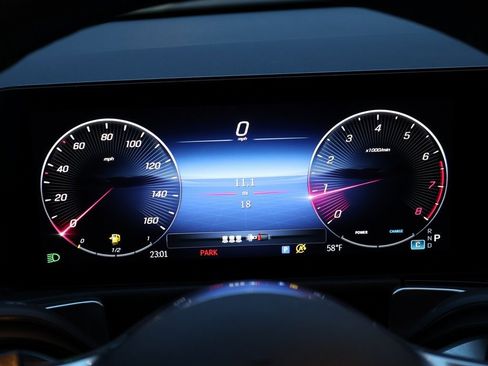 New 2025 Mercedes-Benz GLB 250 4MATIC image 29