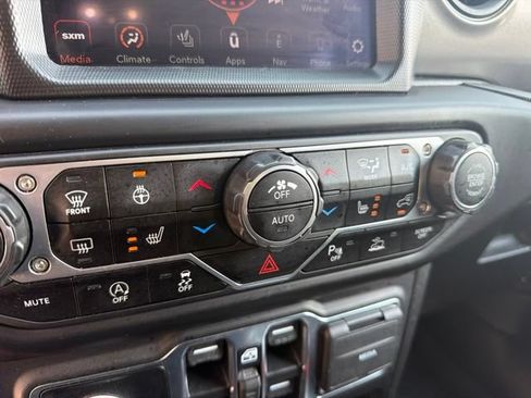 Used 2022 Jeep Wrangler Unlimited Sport AWD/4WD image 30