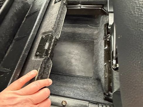 Used 2017 Dodge Grand Caravan SXT image 13