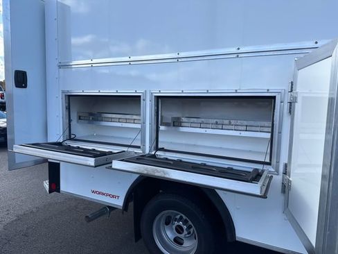 New 2025 GMC Savana 3500 w/ Power Convenience Package image 31