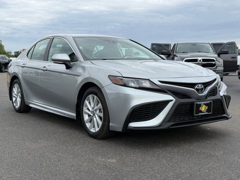 Used 2024 Toyota Camry SE FWD image 2