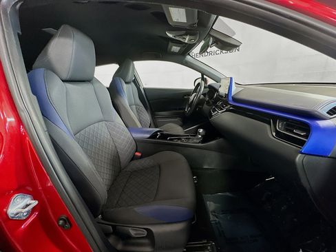 Used 2021 Toyota C-HR XLE image 28