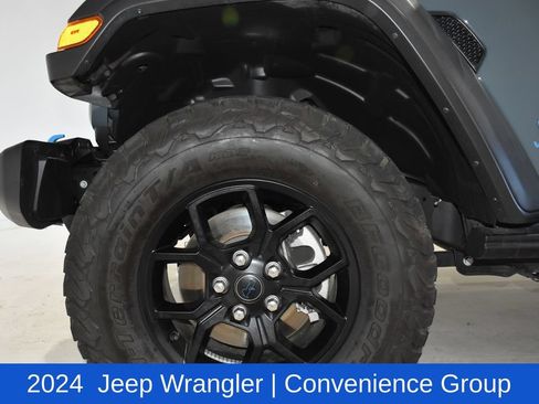 Used 2024 Jeep Wrangler Unlimited AWD/4WD image 7