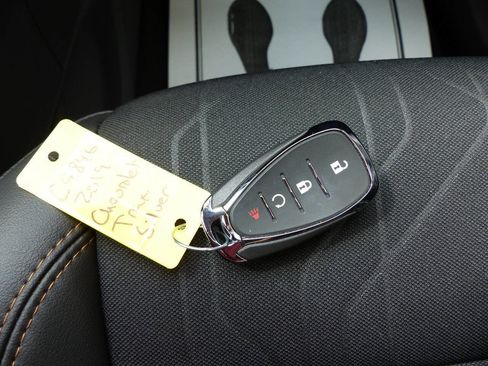 Used 2019 Chevrolet Trax LT w/ LT Convenience Package image 31