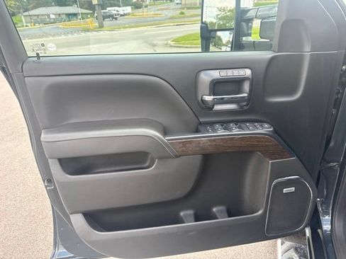 Used 2018 GMC Sierra 1500 Denali AWD/4WD image 19