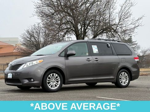Used 2011 Toyota Sienna XLE image 3