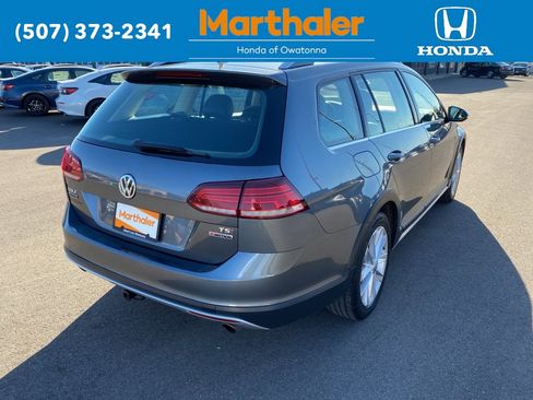 Used 2018 Volkswagen Golf Alltrack S image 5