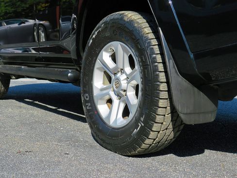 Used 2016 Toyota 4Runner Limited image 38