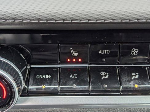 New 2026 Chevrolet Equinox LT w/ Convenience Package II image 21