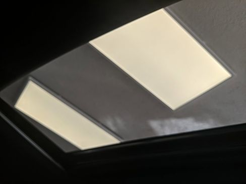 Used 2021 Chevrolet Silverado 1500 High Country w/ Technology Package image 32